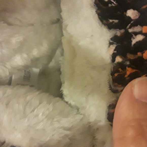 Polar Extreme.. Insulated Thermal hat/beanie..OS..Black & Red Multi color - Picture 5 of 7